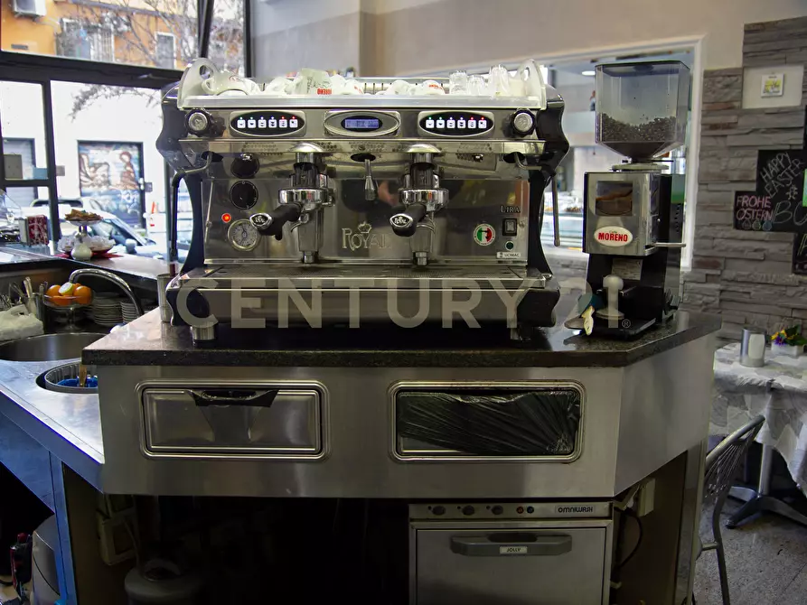 Immagine 19 di Bar / Ristorante in vendita  in Via Tripolitania 203 a Roma