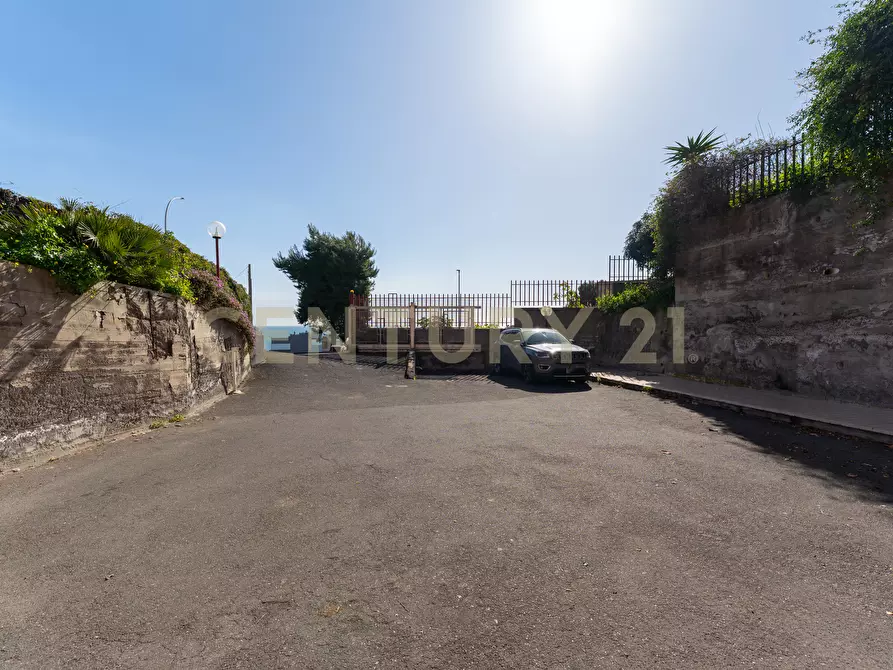 Immagine 27 di Appartamento in vendita  in Via Spagnola 51 a Aci Castello