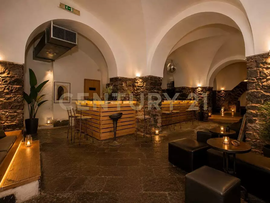Immagine 17 di Locale commerciale in vendita  in Via Giuseppe Verdi 65 a Catania
