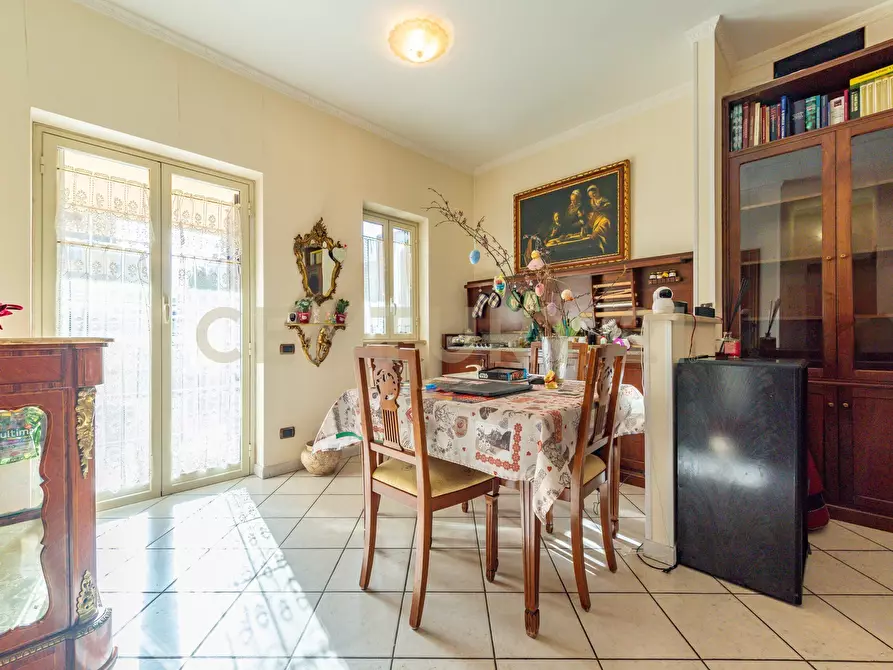 Immagine 1 di Villa in vendita  in Via Aci Sant'Antonio 21 a Roma