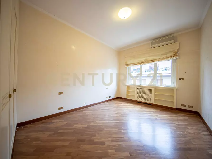 Immagine 10 di Trilocale in vendita  in Via Bevagna 56 a Roma