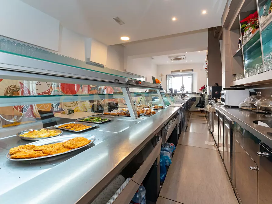 Immagine 16 di Bar / Ristorante in vendita  in Via Vincenzo Giuffrida a Catania