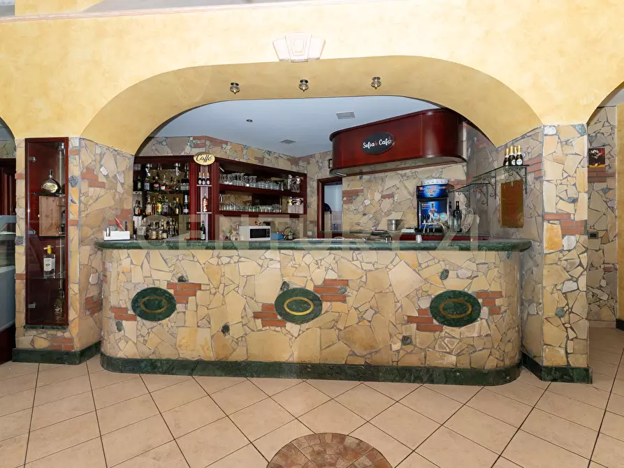 Immagine 13 di Bar / Ristorante in vendita  in Viale Papa Giovanni XXIII 46 a Camporotondo Etneo