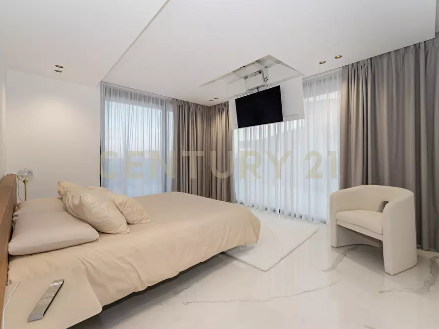 Immagine 80 di Villa in vendita  in Via Sant' Andrea 8 a Catania