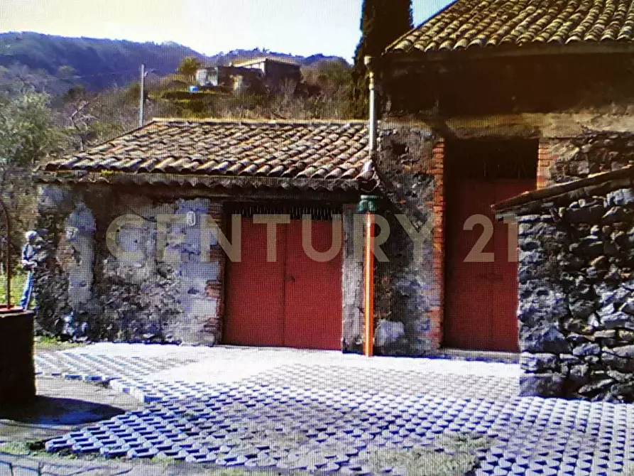 Immagine 6 di Casa bifamiliare in vendita  in Via del Santuario 26 a Giarre