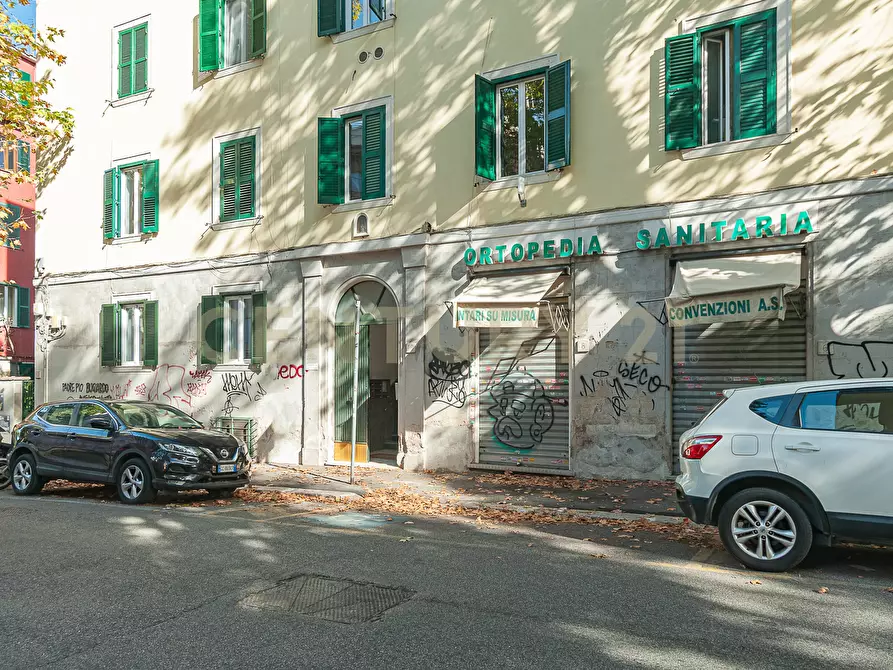 Immagine 4 di Appartamento in vendita  in Via Lampedusa a Roma