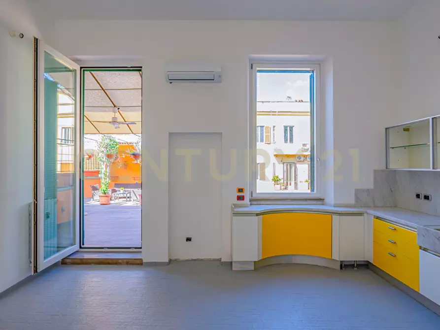 Immagine 22 di Attico in vendita  in Via Antonio Mordini 14 a Roma