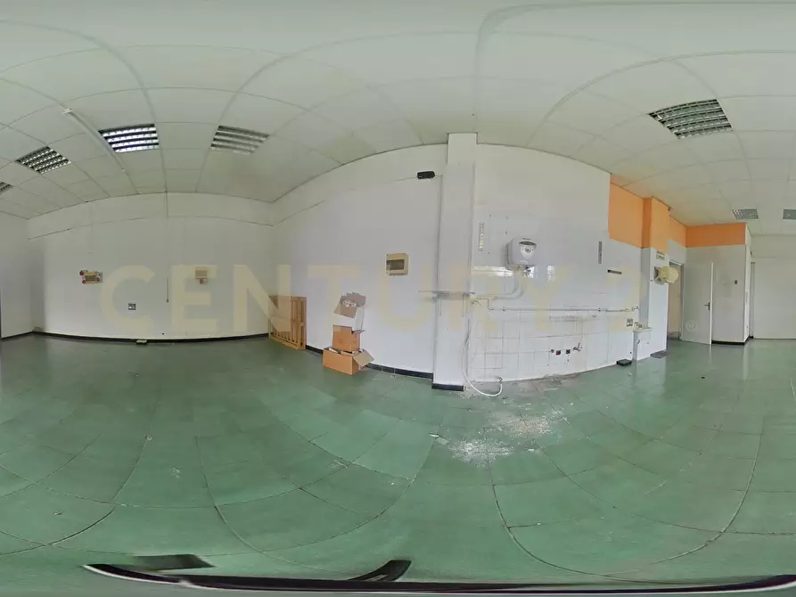 Immagine 46 di Magazzino in vendita  in Via Convento del Carmine 6 a Tremestieri Etneo
