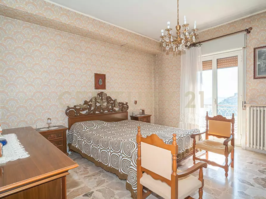 Immagine 14 di Pentalocale in vendita  in Via Roma 135 a Enna