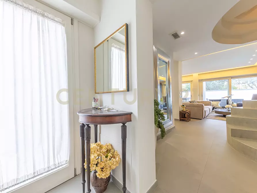 Immagine 28 di Villa in affitto  in Via Bedollo 117 a Roma