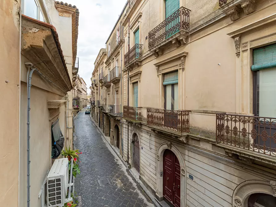 Immagine 37 di Appartamento in vendita  in VIA LUIGI STURZO 129 a Caltagirone
