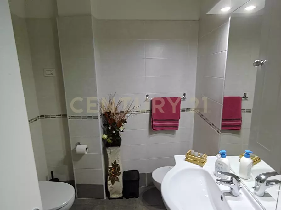 Immagine 23 di Pentalocale in vendita  in Stradone Santa Lucia 109 a Verona