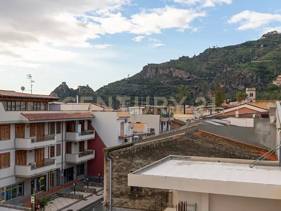 Immagine 43 di Casa indipendente in vendita  in Via Consolare Valeria 220 a Sant'alessio Siculo