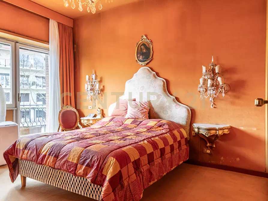 Immagine 11 di Attico in vendita  in Viale Cortina d'Ampezzo a Roma