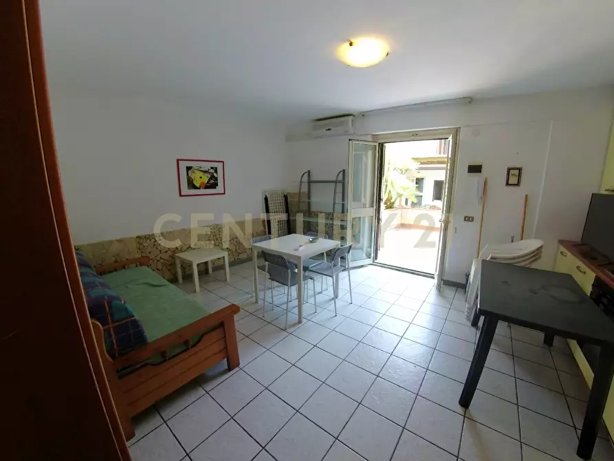 Immagine 9 di Villa in vendita  in Via Livorno 97 a Aci Castello