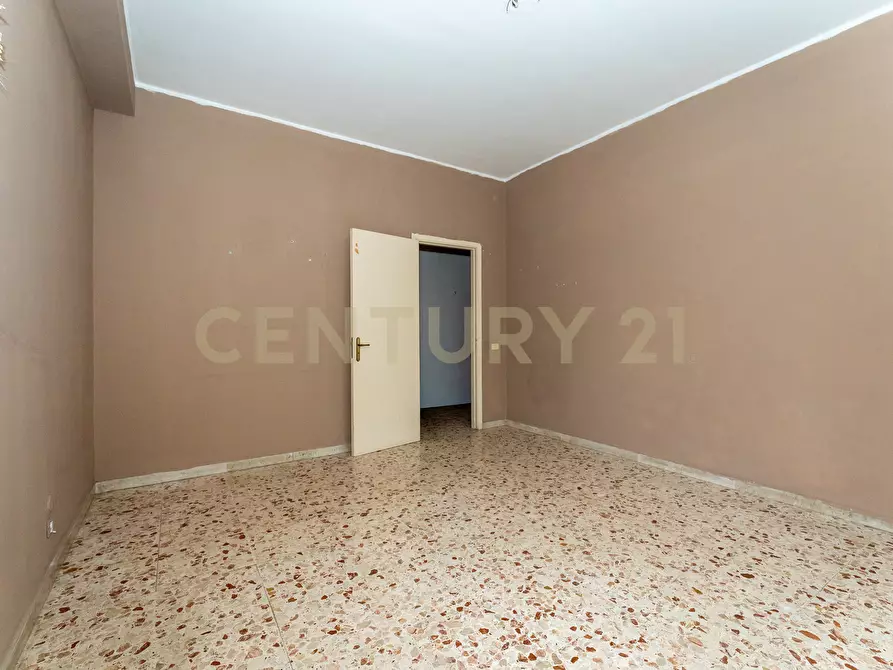 Immagine 35 di Pentalocale in vendita  in Via Due Obelischi 48 a Gravina Di Catania