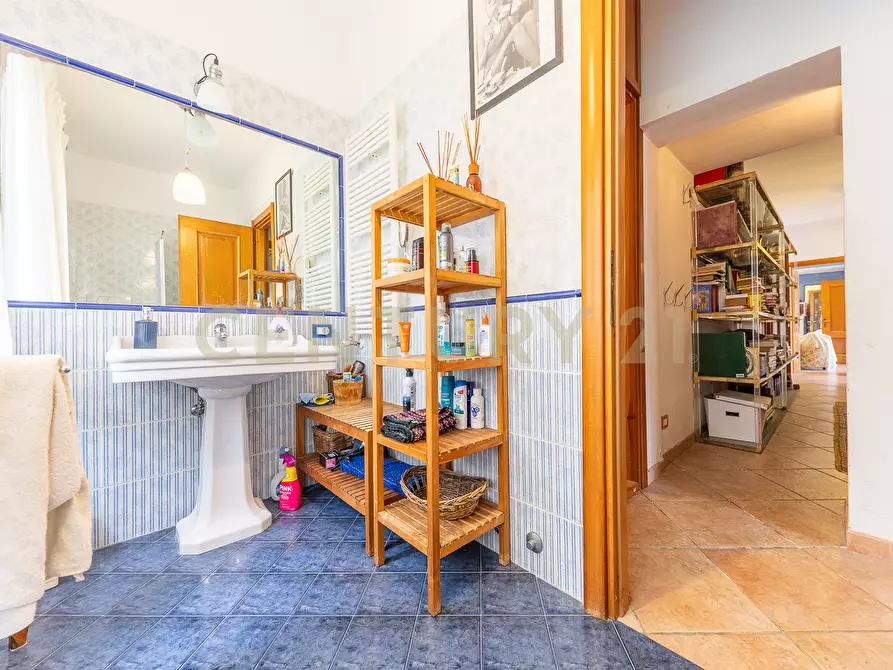 Immagine 33 di Villa in vendita  in Via Calabria 4 a Ardea