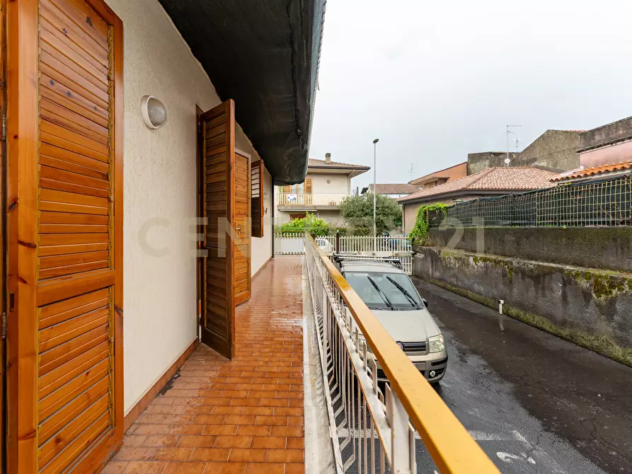 Immagine 15 di Quadrilocale in vendita  in Via Guglielmo Marconi 15 a Viagrande