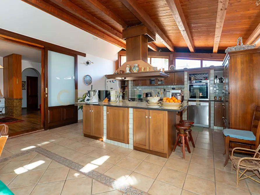 Immagine 18 di Villa in vendita  in Via Gela 95 a Caltagirone