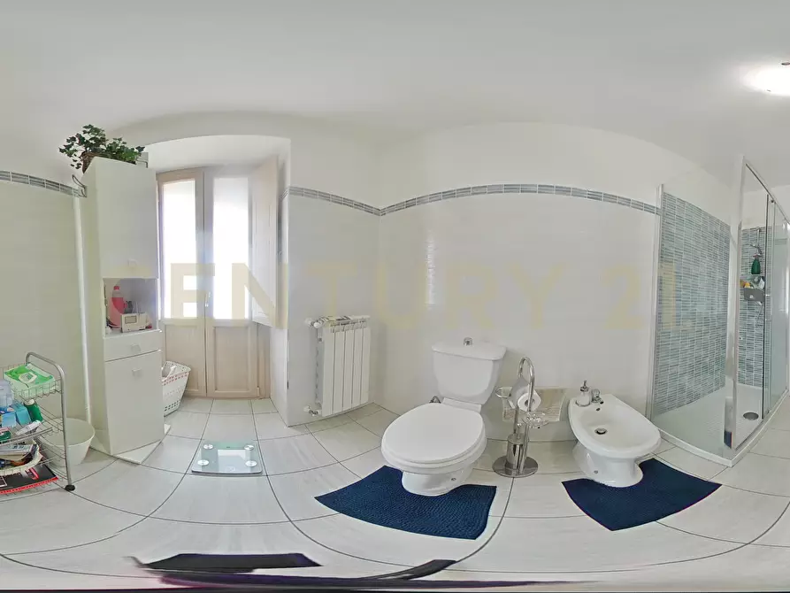 Immagine 54 di Pentalocale in vendita  in Via Recupero 38 a Catania