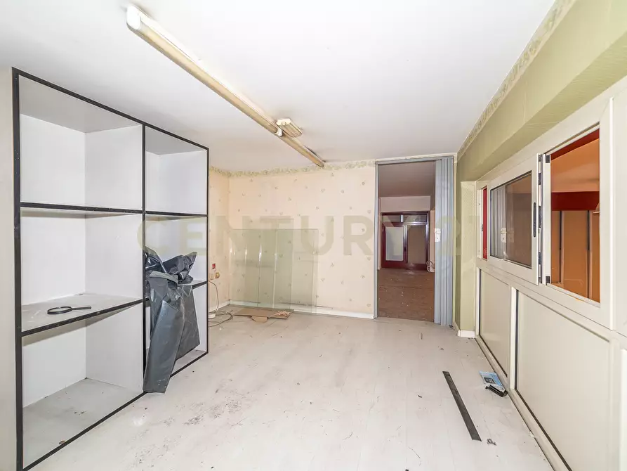 Immagine 24 di Attività commerciale in vendita  a Misterbianco