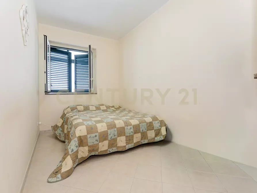 Immagine 32 di Trilocale in vendita  in Via Teocrito 10 a Aci Catena