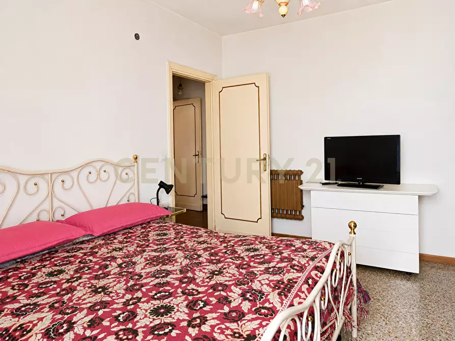 Immagine 11 di Loft/Open space in vendita  in Via XVIII Giugno a Abbadia San Salvatore