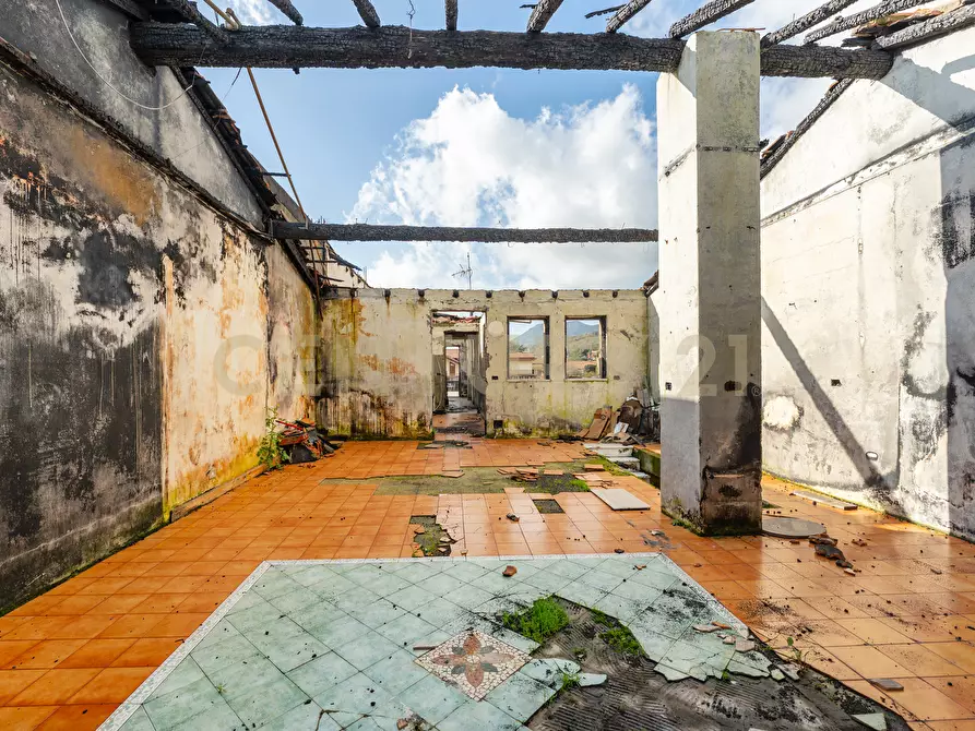 Immagine 9 di Attico in vendita  in via guglielmo marconi 26 a Zafferana Etnea