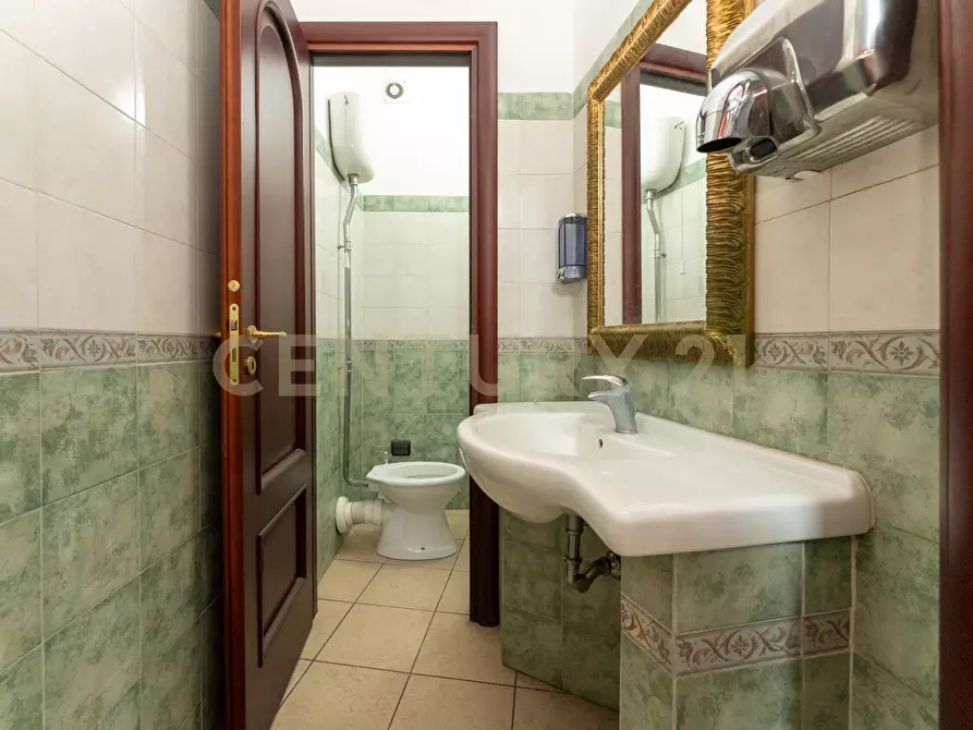 Immagine 33 di Bar / Ristorante in vendita  in Viale Papa Giovanni XXIII 46 a Camporotondo Etneo
