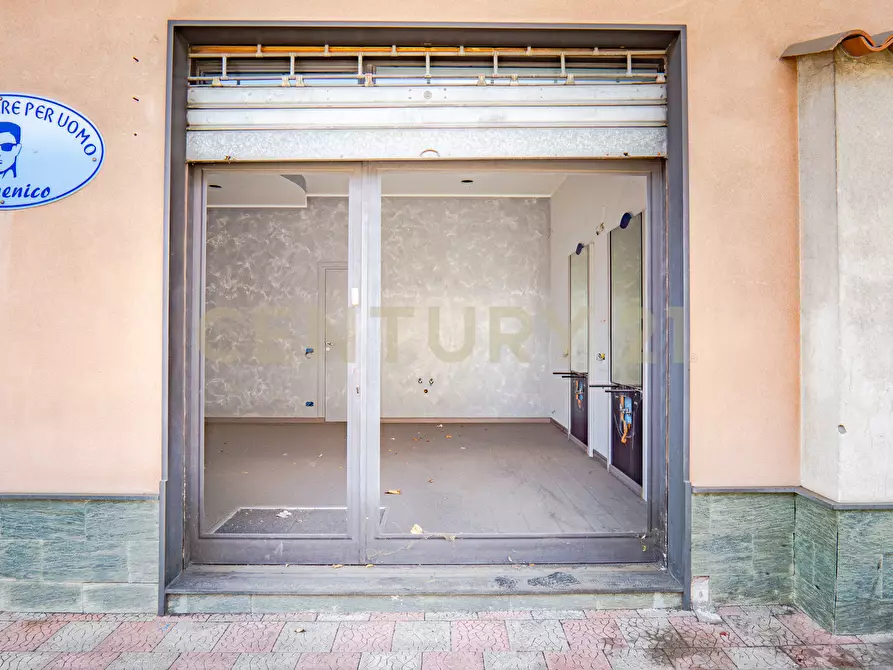 Immagine 10 di Locale commerciale in vendita  in Via Provinciale 194 a Santa Venerina