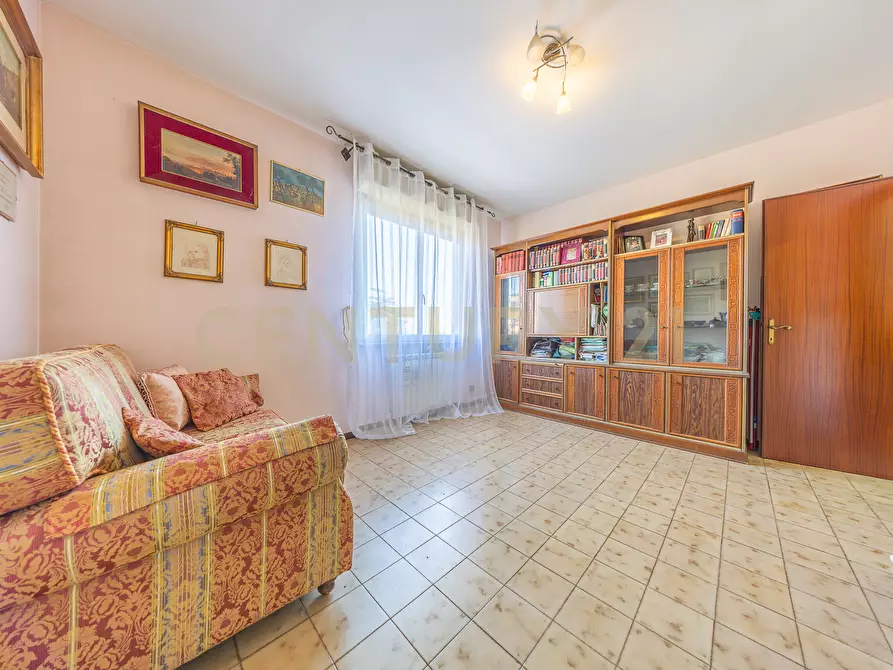 Immagine 5 di Quadrilocale in vendita  in Via Sardegna a Ronciglione