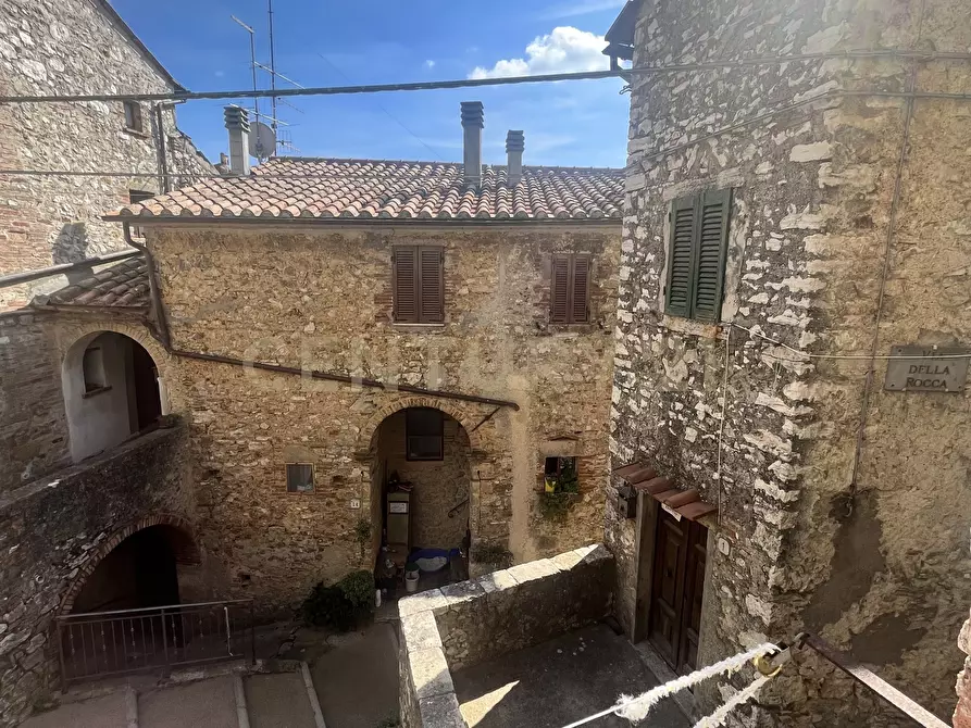 Immagine 17 di Bilocale in vendita  in Via delle Pieve 9 a Semproniano