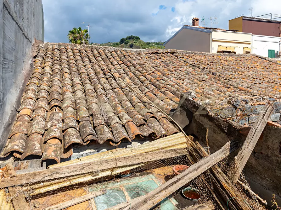 Immagine 32 di Casa indipendente in vendita  in Via Duca di Massa 17/19 a Aci Castello
