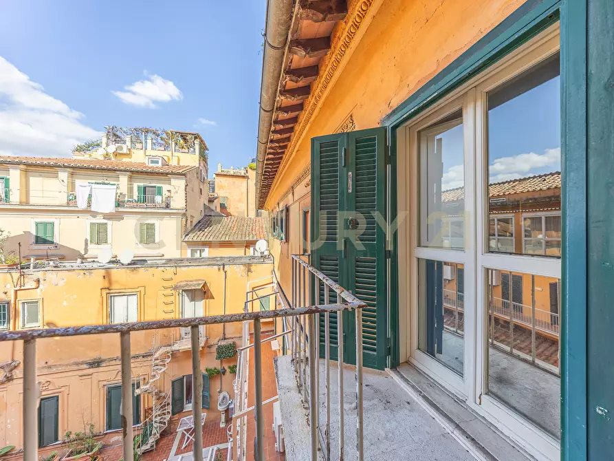 Immagine 47 di Pentalocale in vendita  in Via della Croce 71 a Roma