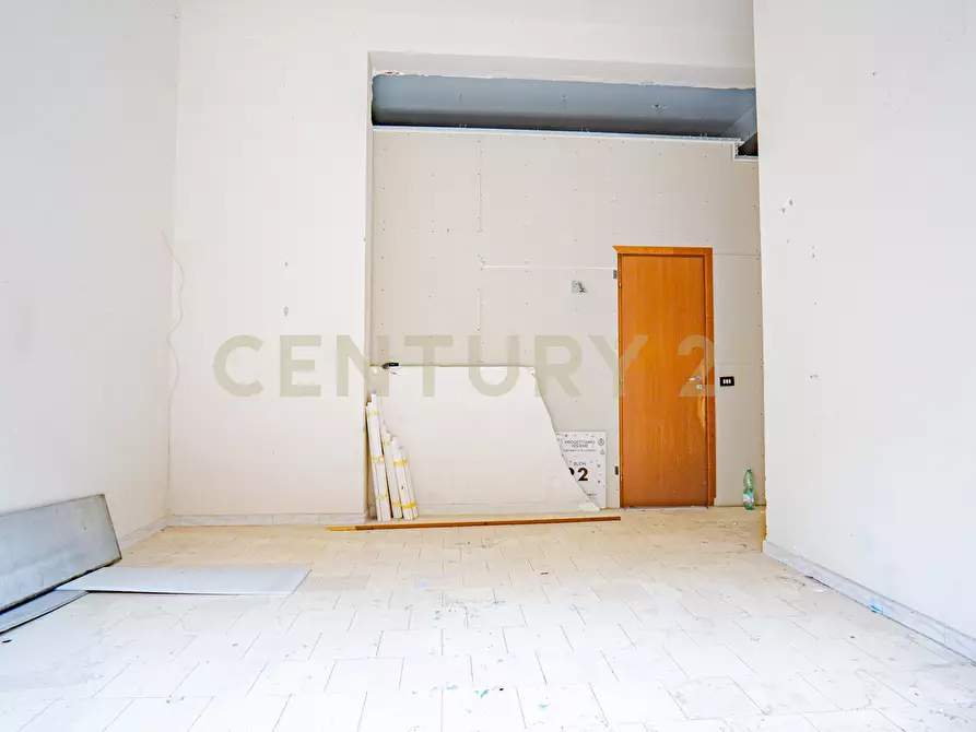 Immagine 14 di Locale commerciale in vendita  in Via Provinciale 194 a Santa Venerina