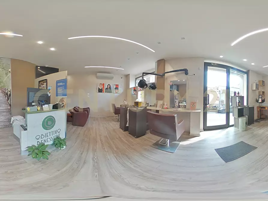 Immagine 34 di Locale commerciale in vendita  in Via del Bosco 163 a Catania