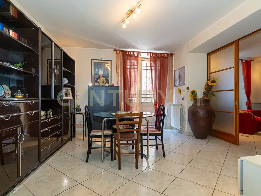 Immagine 9 di Pentalocale in vendita  in Via Giuseppe Verdi 165 a Catania