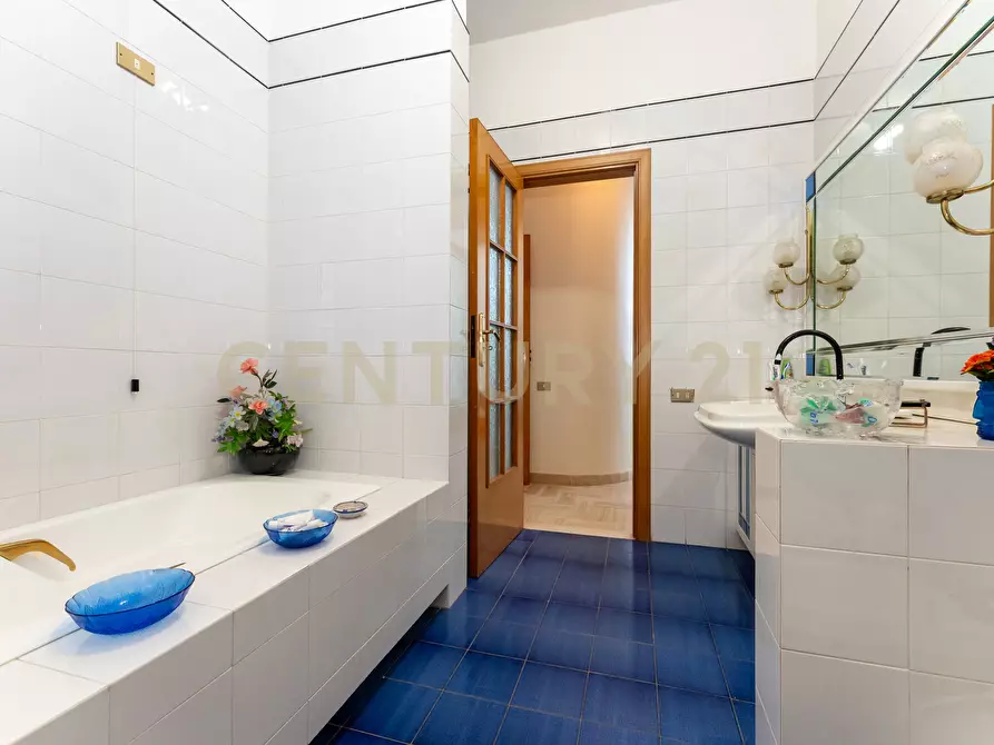 Immagine 60 di Villa in vendita  in Via Ottavia Penna 50 a Caltagirone