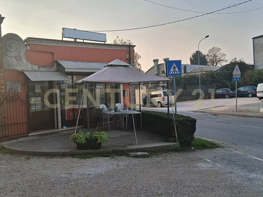 Immagine 2 di Locale commerciale in vendita  in Via Villafontana 138 a Oppeano