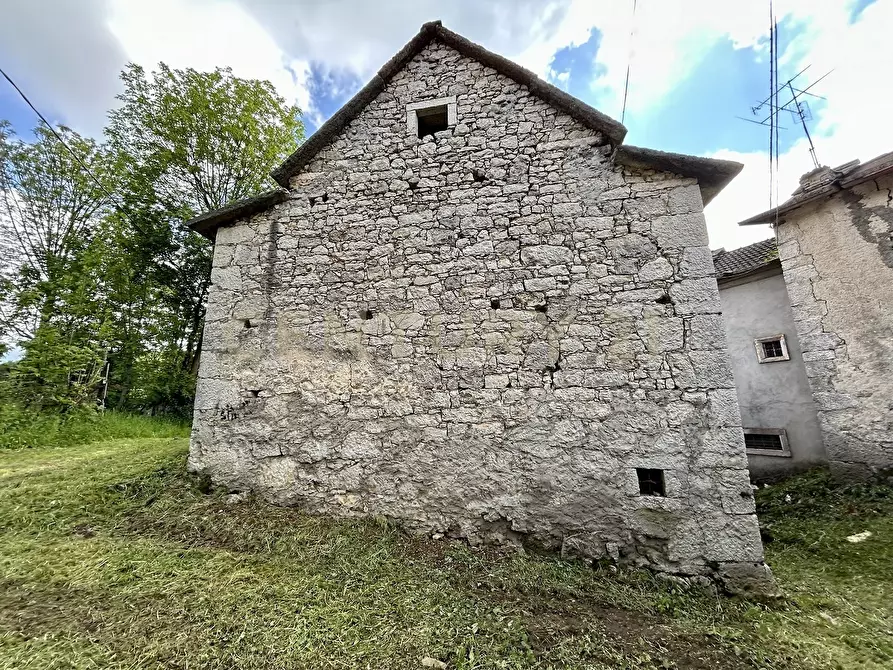 Immagine 4 di Rustico / casale in vendita  in Contrada Tezze a Velo Veronese