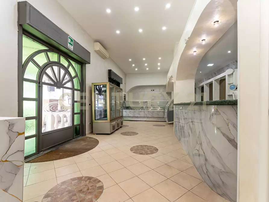Immagine 7 di Bar / Ristorante in vendita  in Viale Papa Giovanni XXIII 46 a Camporotondo Etneo