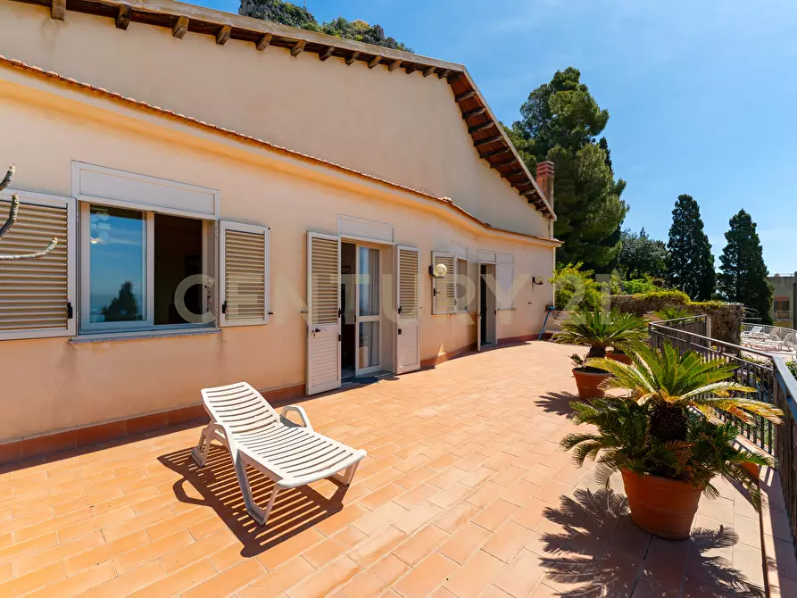 Immagine 48 di Villa in vendita  in Via Leonardo Da Vinci 5 a Taormina