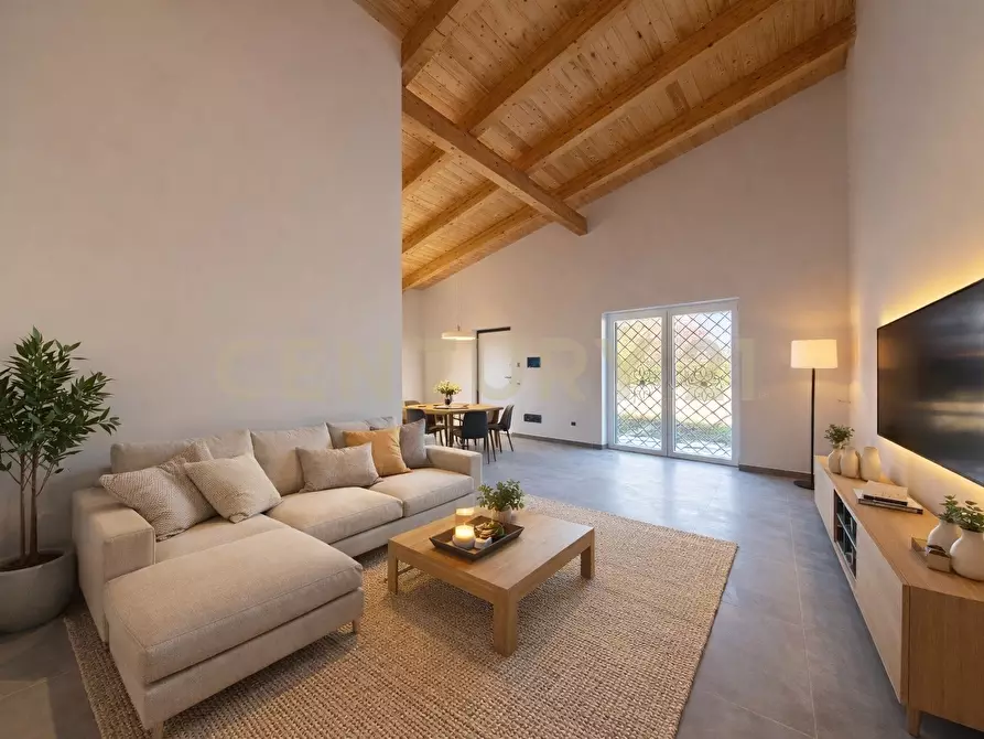 Immagine 1 di Casa trifamiliare in vendita  in Via Basento 4 a Aprilia