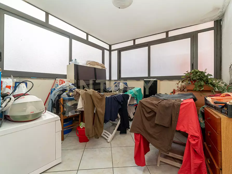 Immagine 17 di Pentalocale in vendita  in Via Giuseppe Verdi 165 a Catania