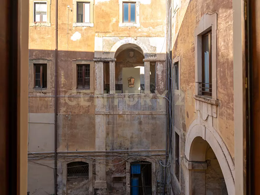 Immagine 65 di Appartamento in vendita  in Via del Vecchio Bastione 5 a Catania