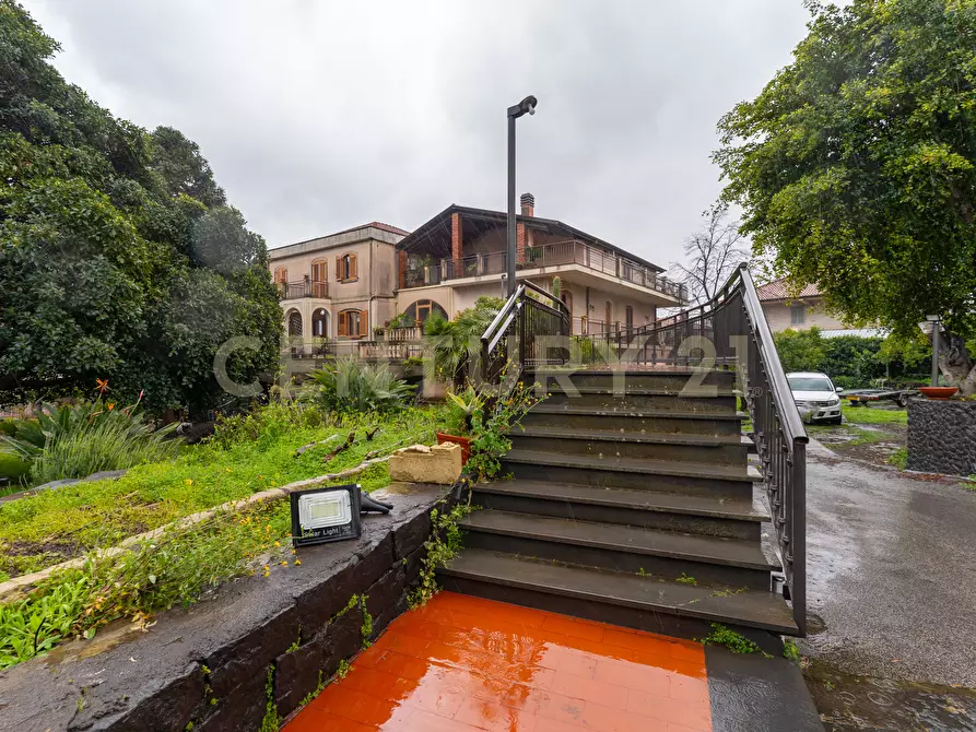 Immagine 2 di Villetta a schiera in vendita  in Via Carrubella 8 a Catania