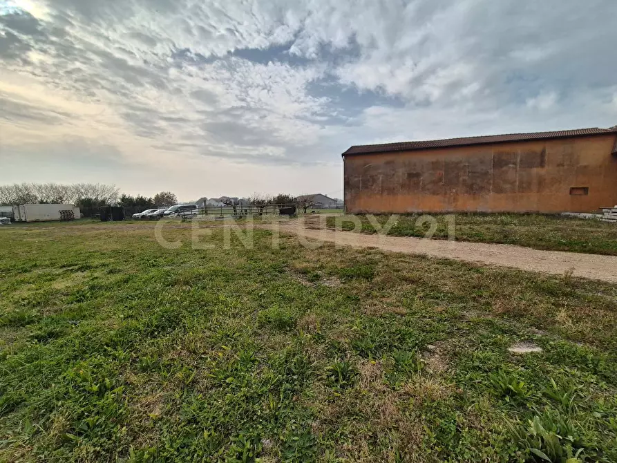 Immagine 7 di Palazzo in vendita  in Via Sasse snc a Verona