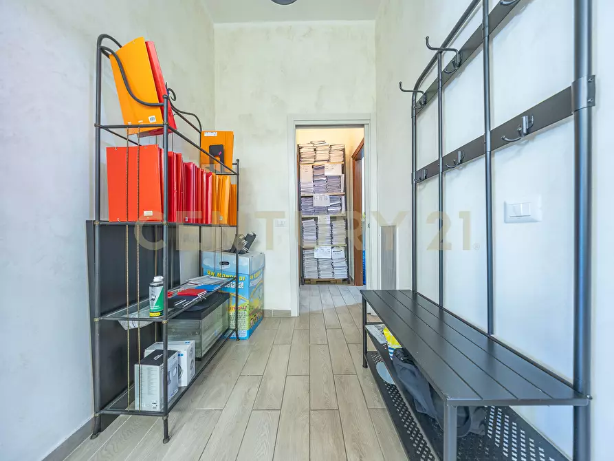 Immagine 31 di Locale commerciale in vendita  in VIA AUGUSTA GENINA 16 a Roma