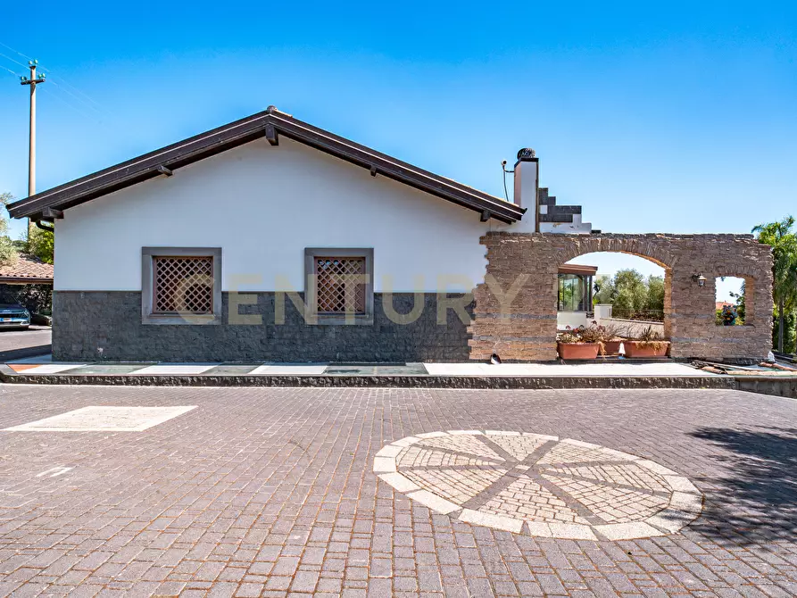 Immagine 1 di Villa in vendita  in Via Fisichelli a San Giovanni La Punta