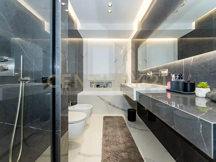 Immagine 77 di Villa in vendita  in Via Sant' Andrea 8 a Catania